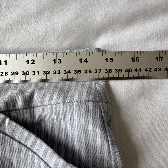 Hilary Radley Women's Nautical Striped Stretchy Pull On Casual 9" Shorts Blue 4 - Picture 7 of 12
